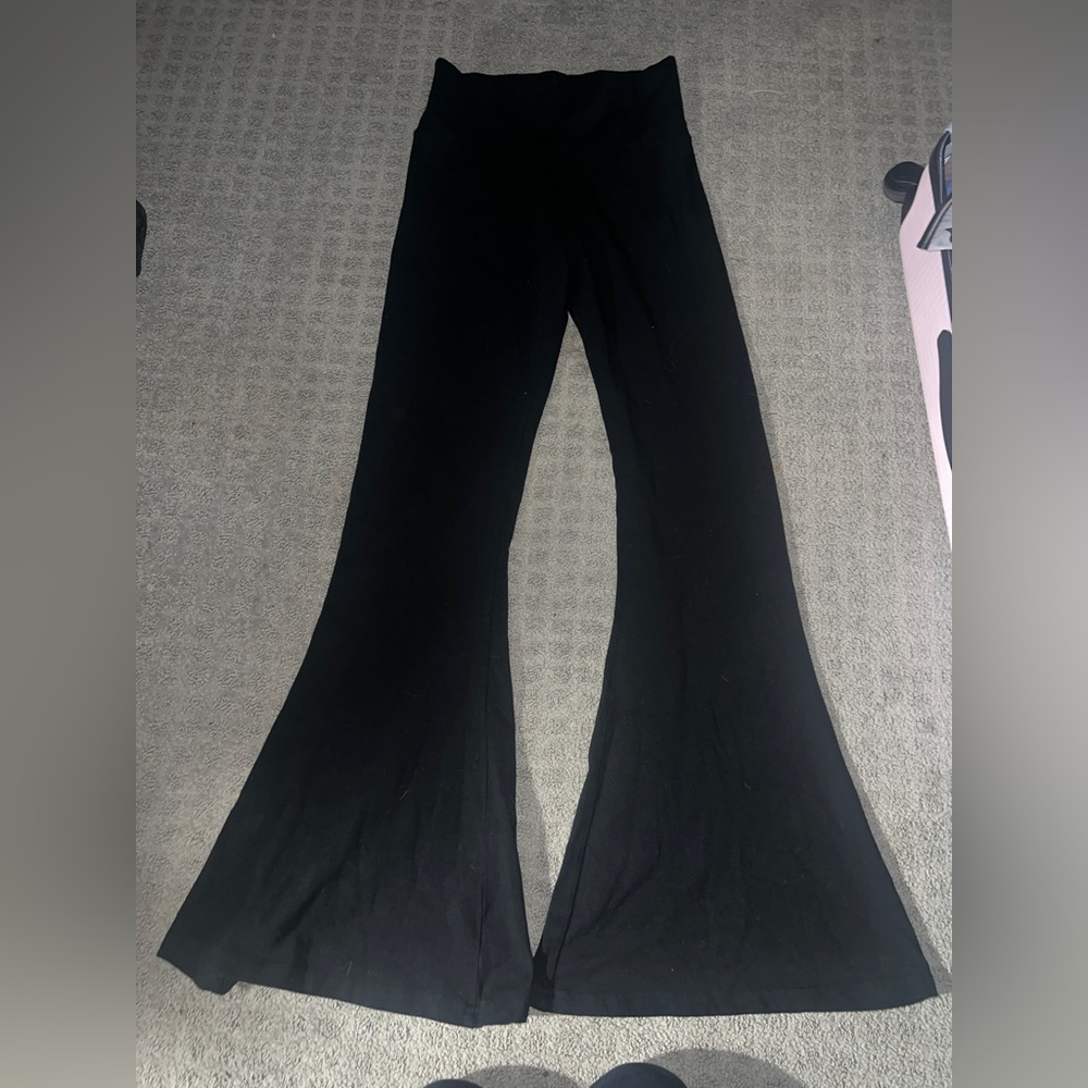 Brandy Melville Flare leggings